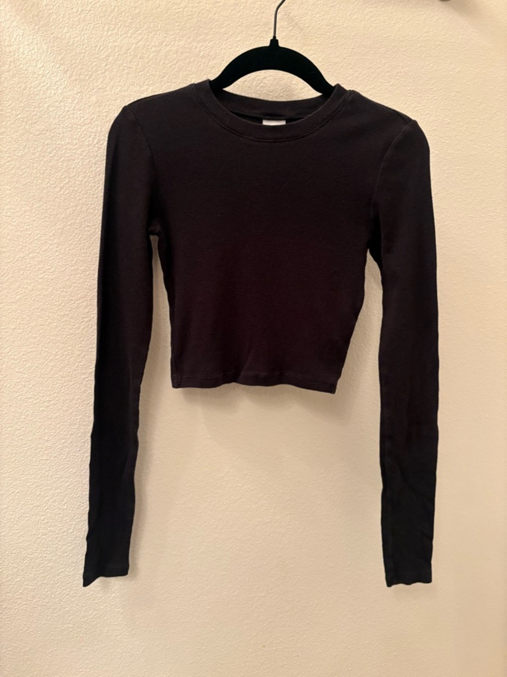 TNA Aritzia cropped long sleeve